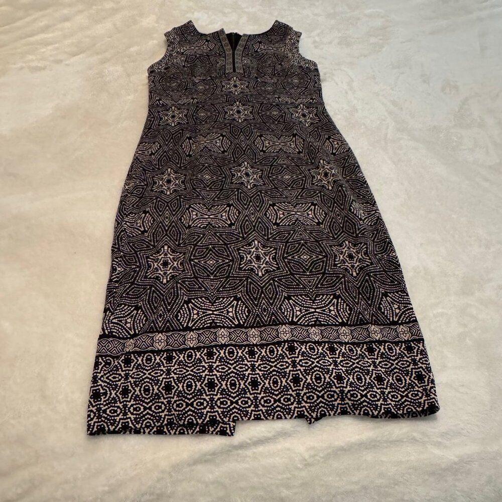 Chico's Black and Off White Sleeveless Sheath Dress Size 0P (S/Size4)